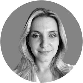 img-headshot-Laura Matthews B+W